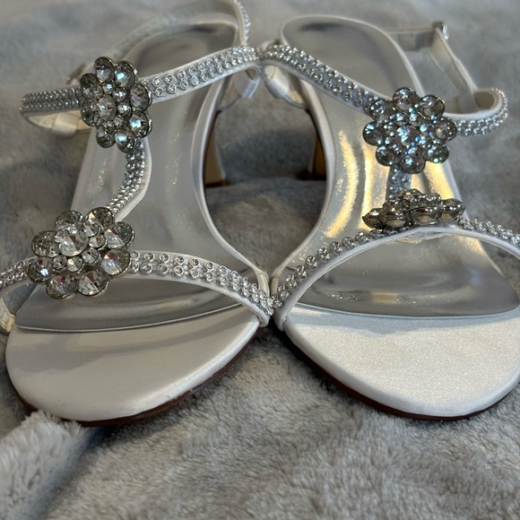 NWOT Elegant sandals Sz 37 - Picture 2 of 8